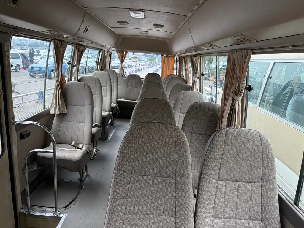 Toyota Coaster 2009 — фото 15