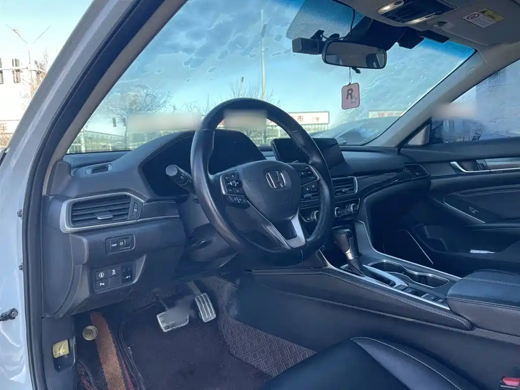 Honda Accord 2022 — фото 11