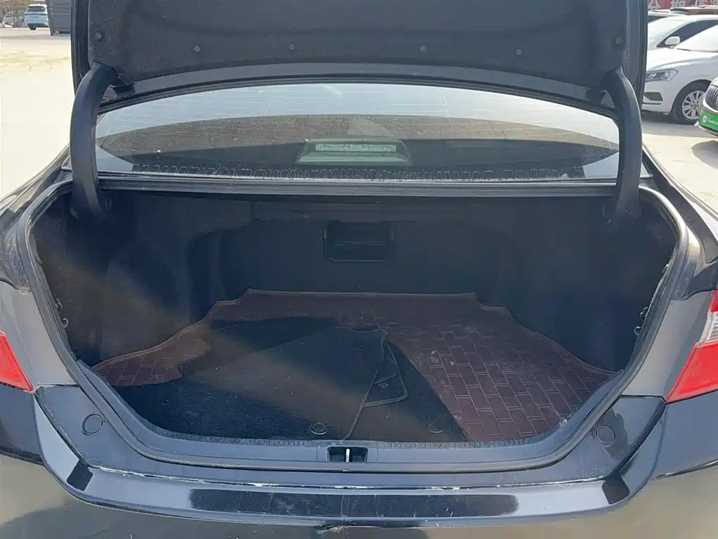 Toyota Camry 2016 — фото 17