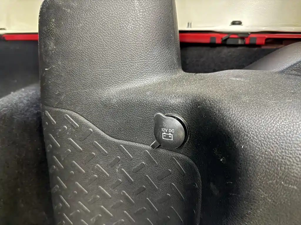 Jeep Wrangler 2017 — фото 24