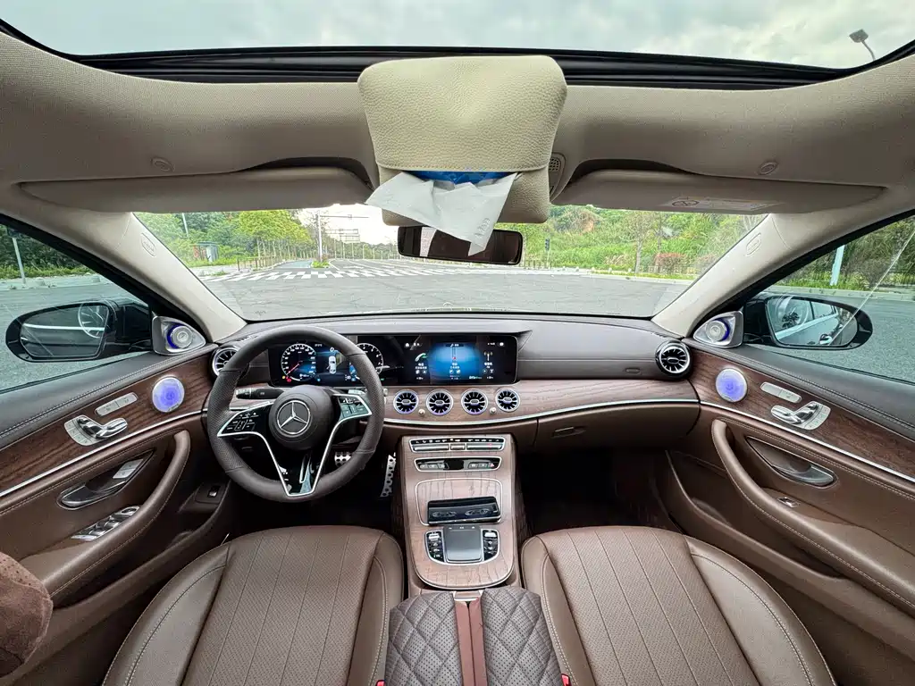 Mercedes-Benz E-Class 2022 — фото 10