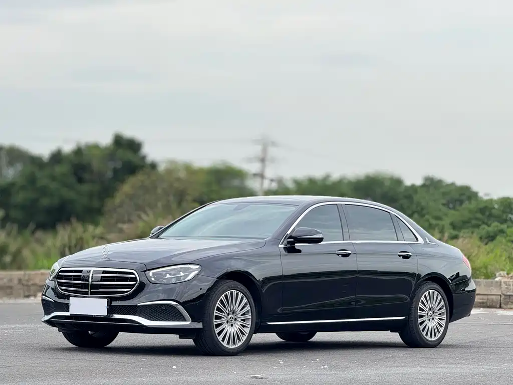 Mercedes-Benz E-Class 2022 — фото 1