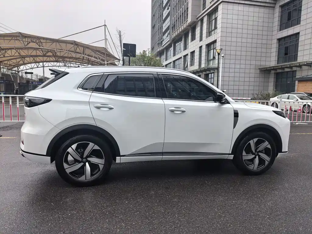 Changan CS55PLUS 2024 — фото 13