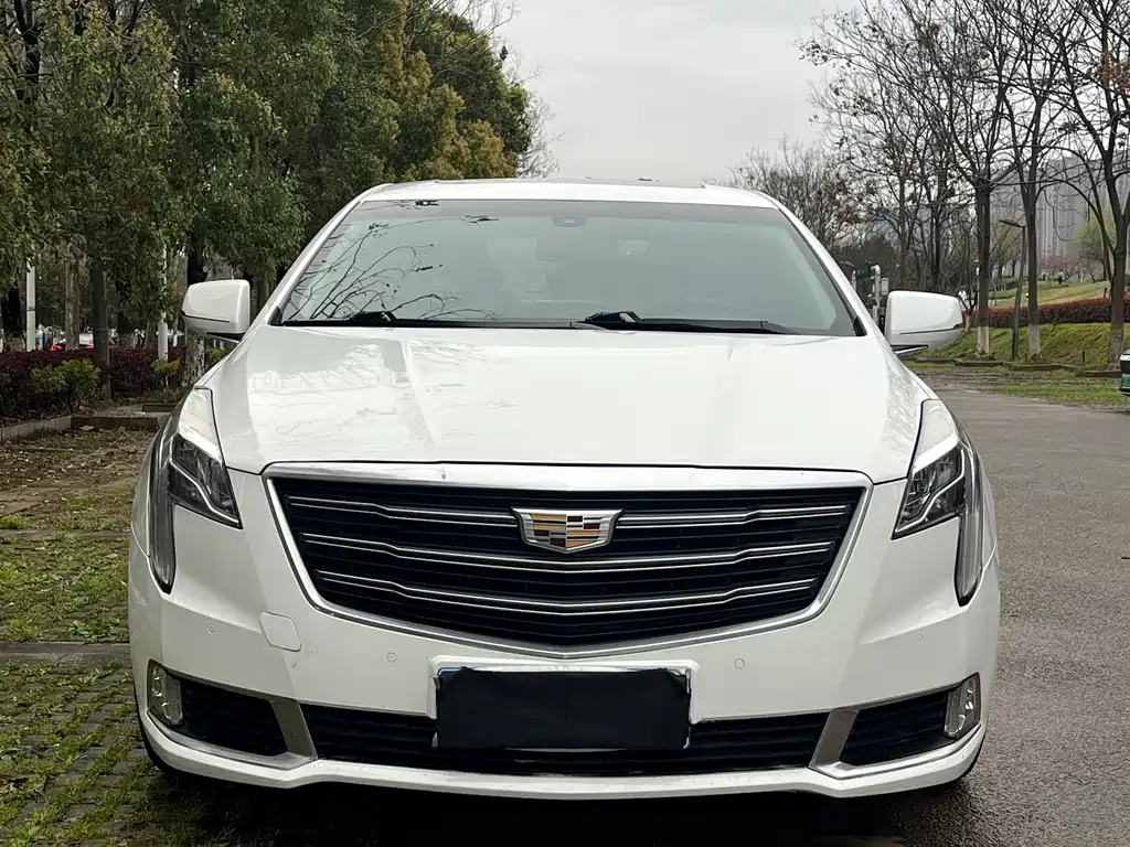 Cadillac XTS 2018 — фото 2