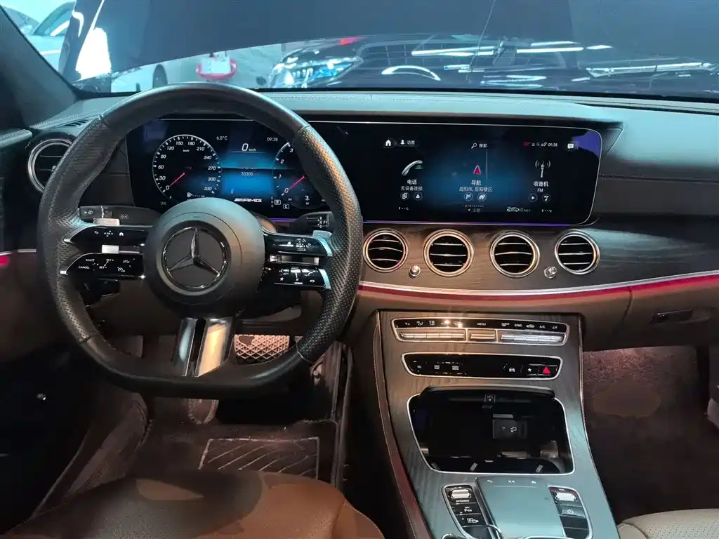Mercedes-Benz E-Class 2023 — фото 12