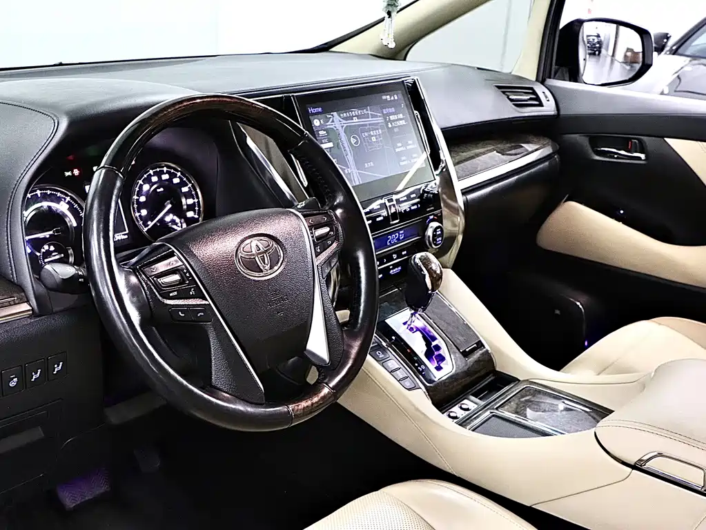 Toyota Vellfire 2020 — фото 11