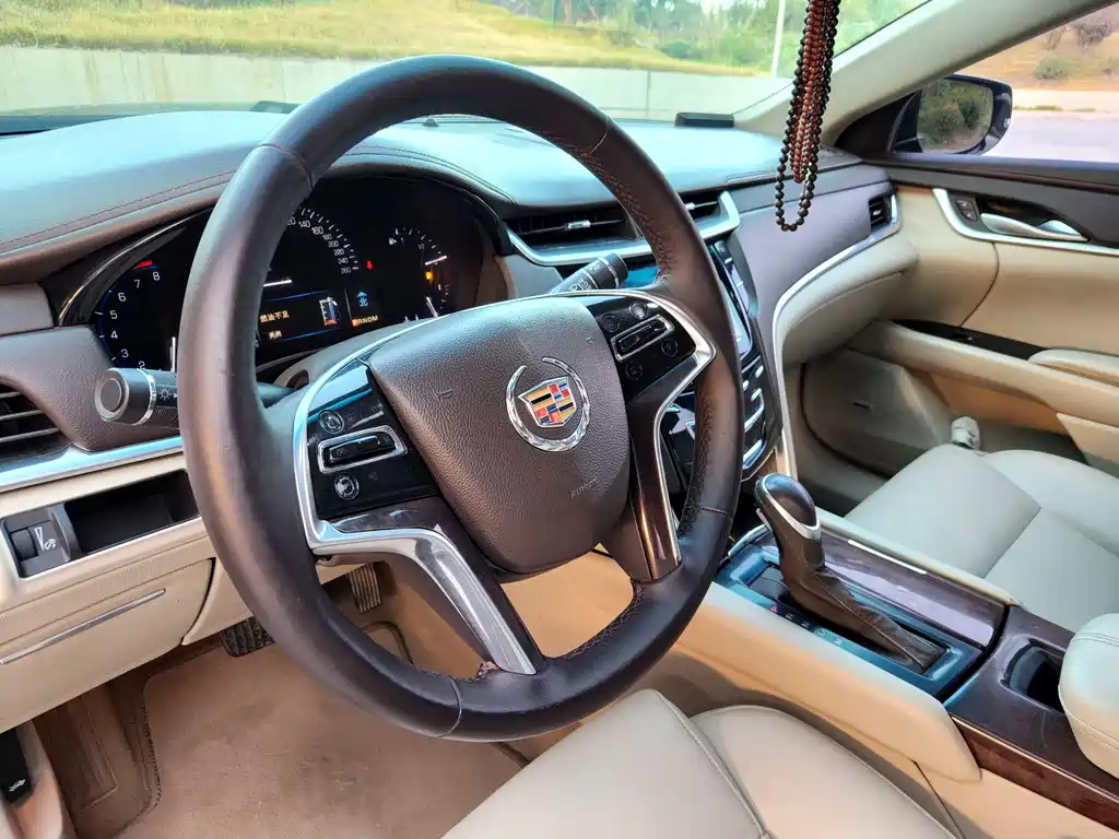 Cadillac XTS 2016 — фото 15