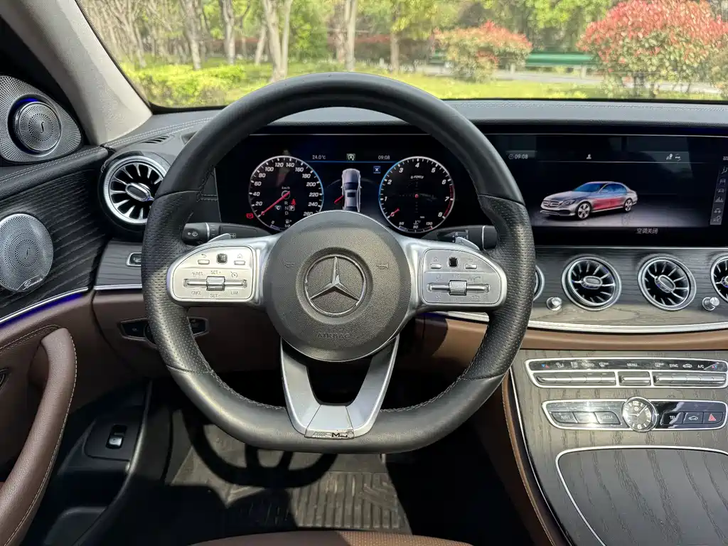 Mercedes-Benz E-Class 2020 — фото 9