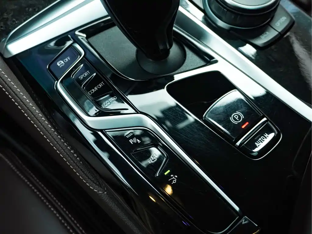 BMW 6 Series GT 2021 — фото 30