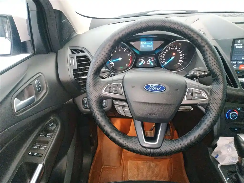Ford Kuga 2017 — фото 11