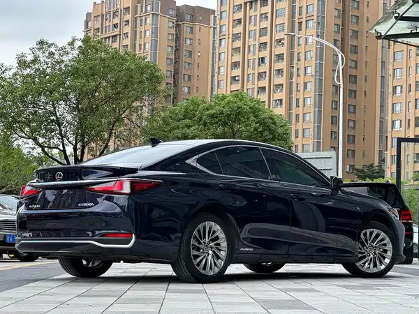 Lexus ES 2018
