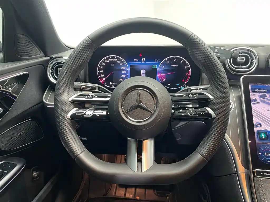 Mercedes-Benz C-Class 2024 — фото 18