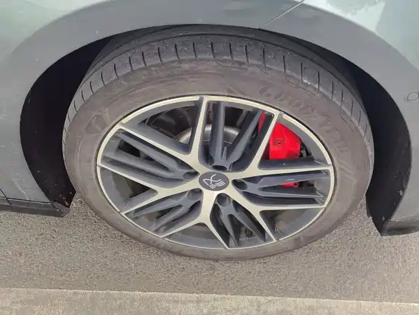 BYD Han L 2025