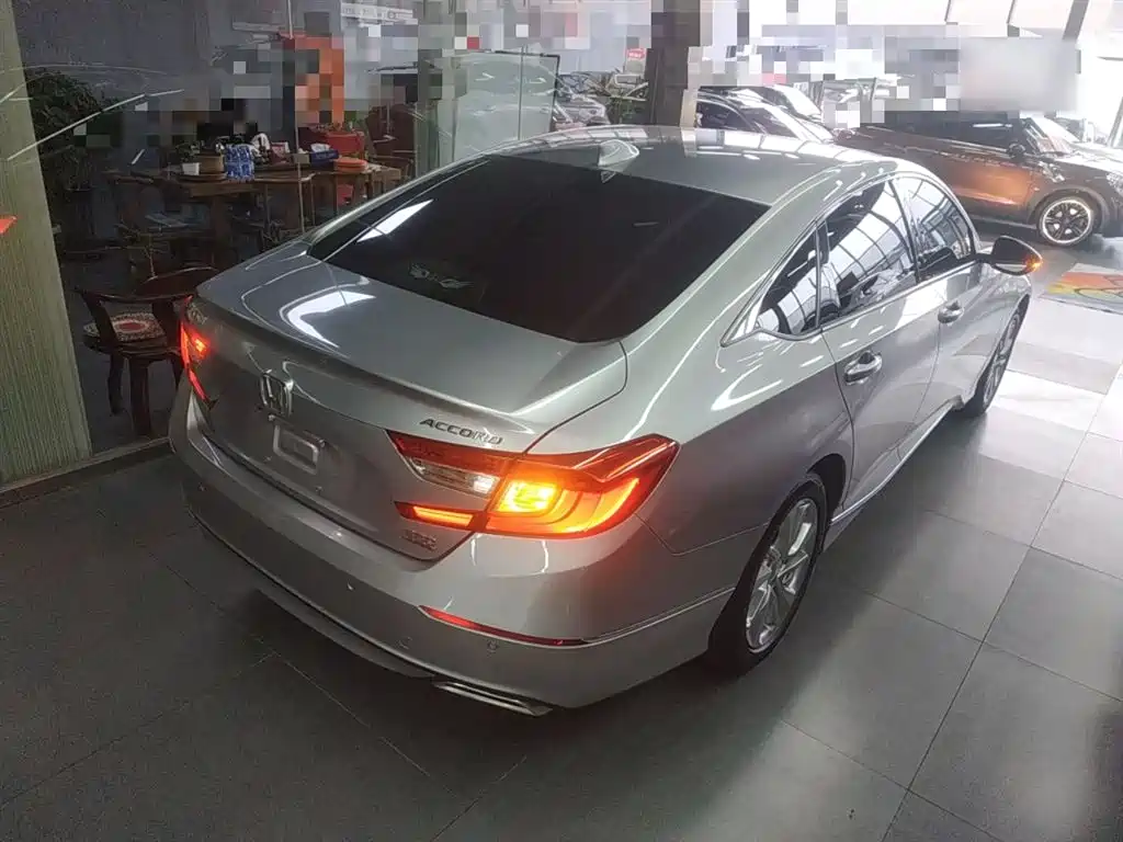 Honda Accord 2020 — фото 23
