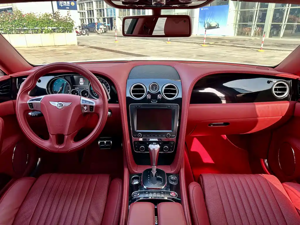Bentley Flying Spur 2020 — фото 11