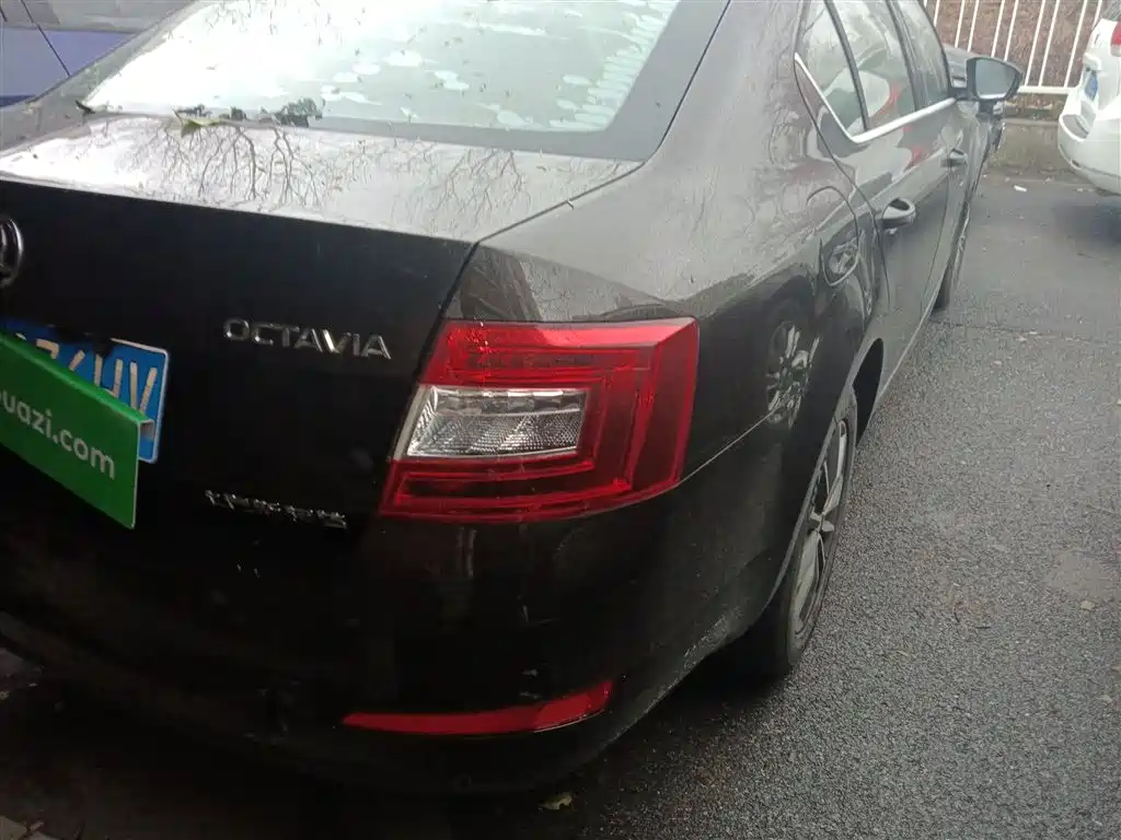 Skoda Octavia 2017 — фото 24