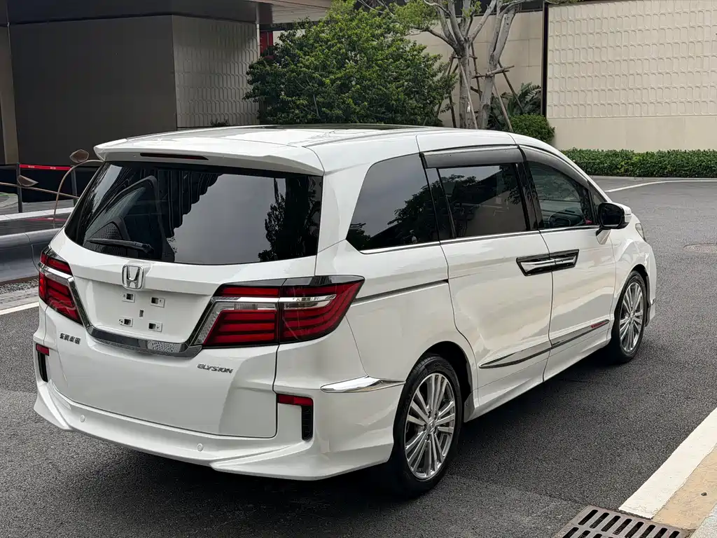 Honda Elysion 2018 — фото 13