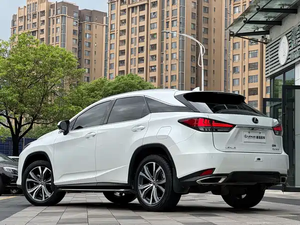 Lexus RX 2022
