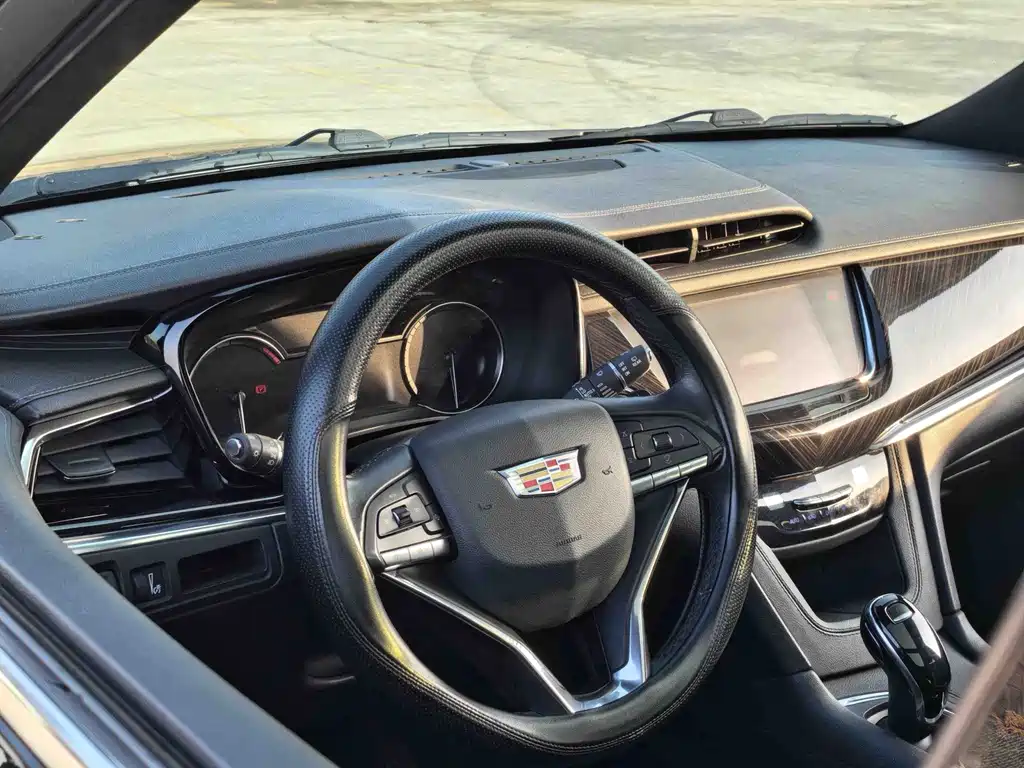 Cadillac XT6 2021 — фото 17