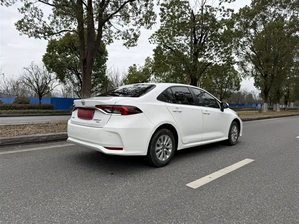 Toyota Corolla 2020 — фото 25