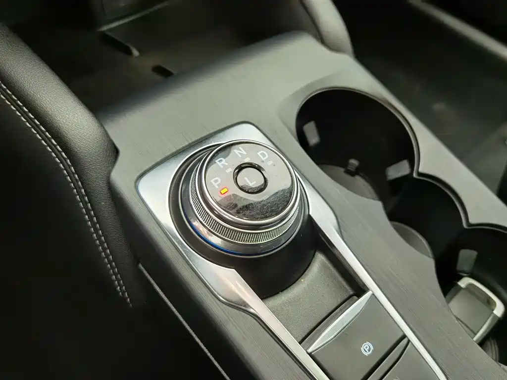 Ford Focus 2022 — фото 13