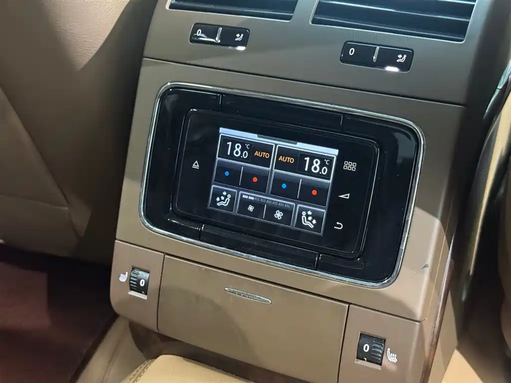 Volkswagen Phaeton 2015 — фото 10