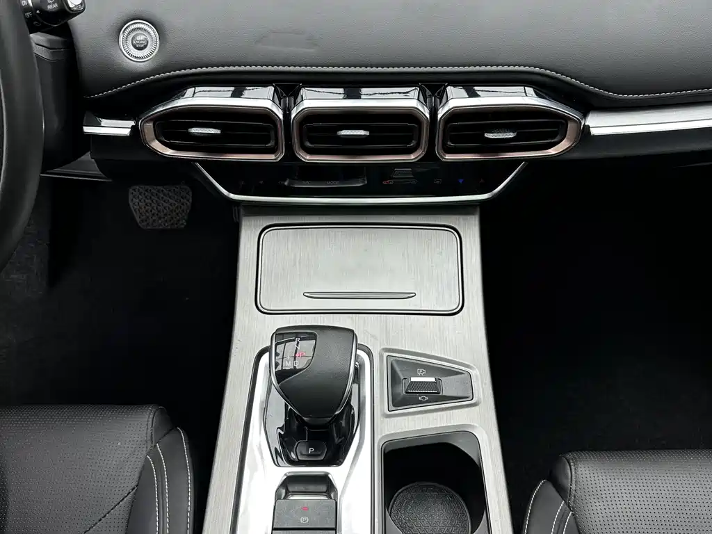 Jetour X70 PLUS 2022 — фото 16