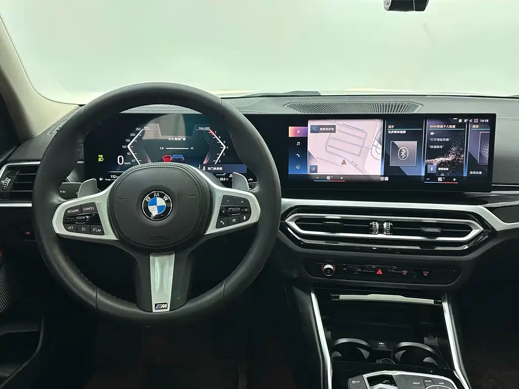 BMW 3 Series 2023 — фото 10