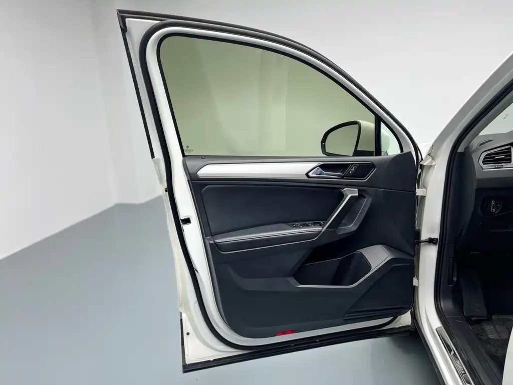Volkswagen Tiguan L 2019 — фото 21