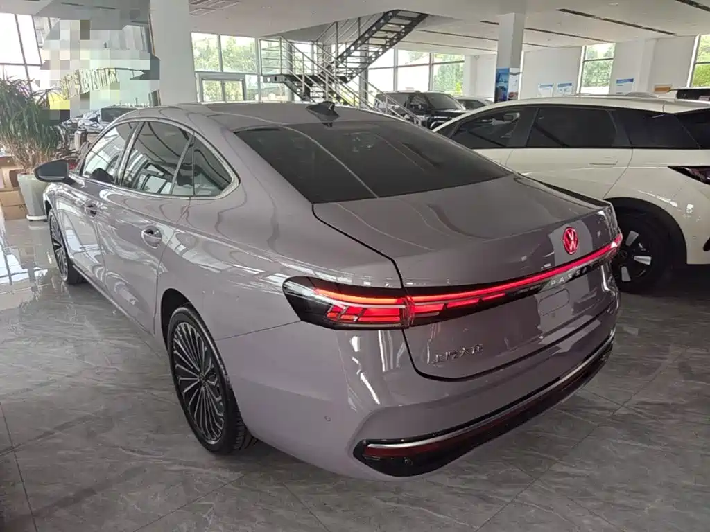 Volkswagen Passat 2024