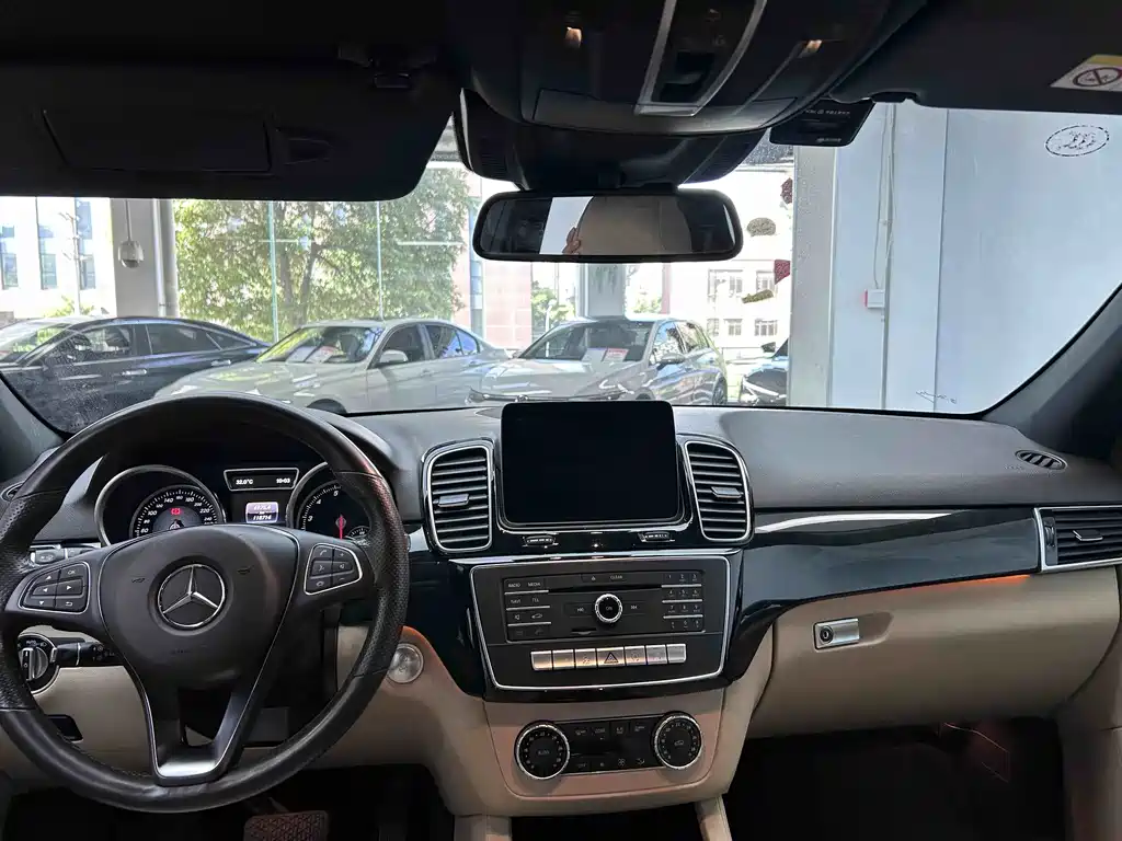 Mercedes-Benz GLE 2016 — фото 11