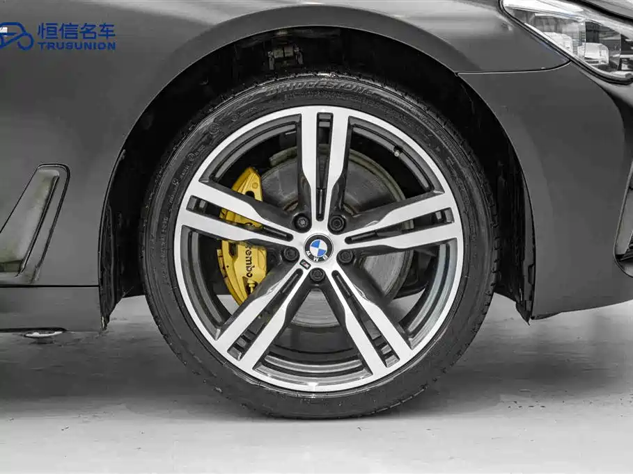 BMW 7 Series 2018 — фото 11