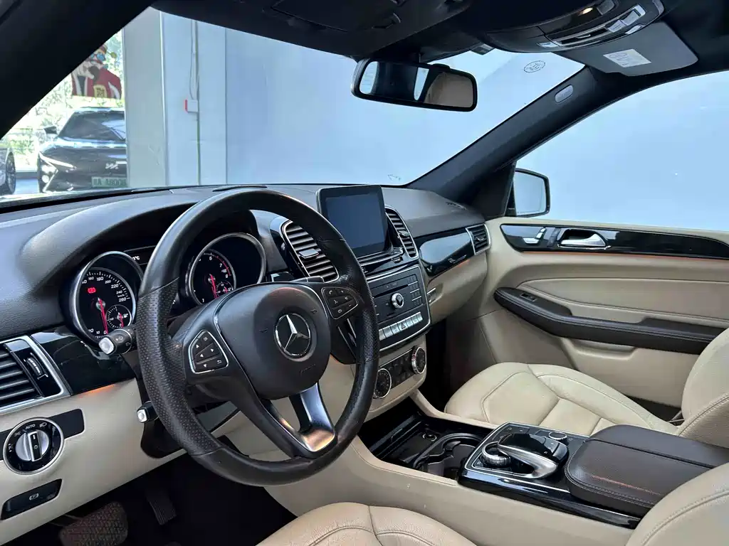 Mercedes-Benz GLE 2016 — фото 8