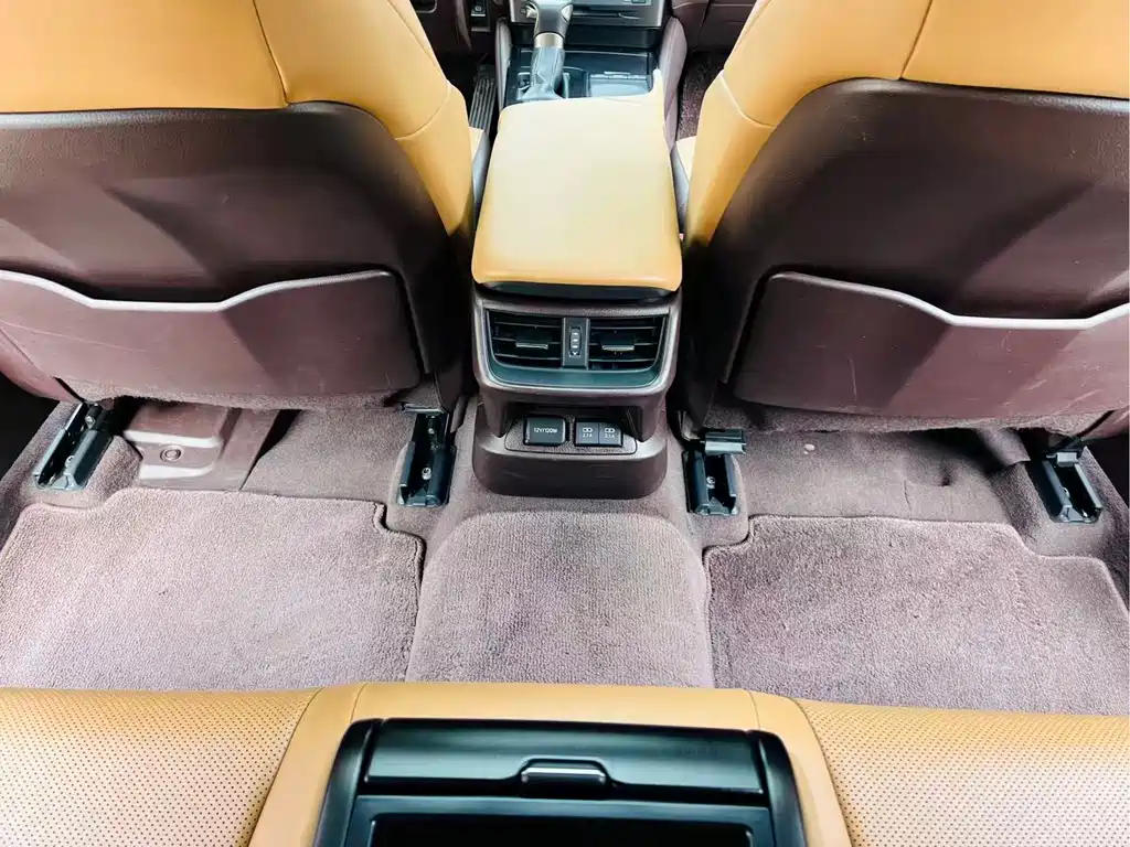 Lexus ES 2020 — фото 23
