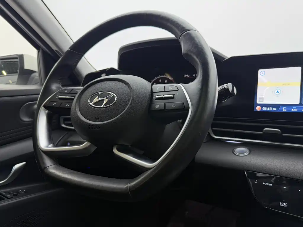 Hyundai Elantra 2021 — фото 12