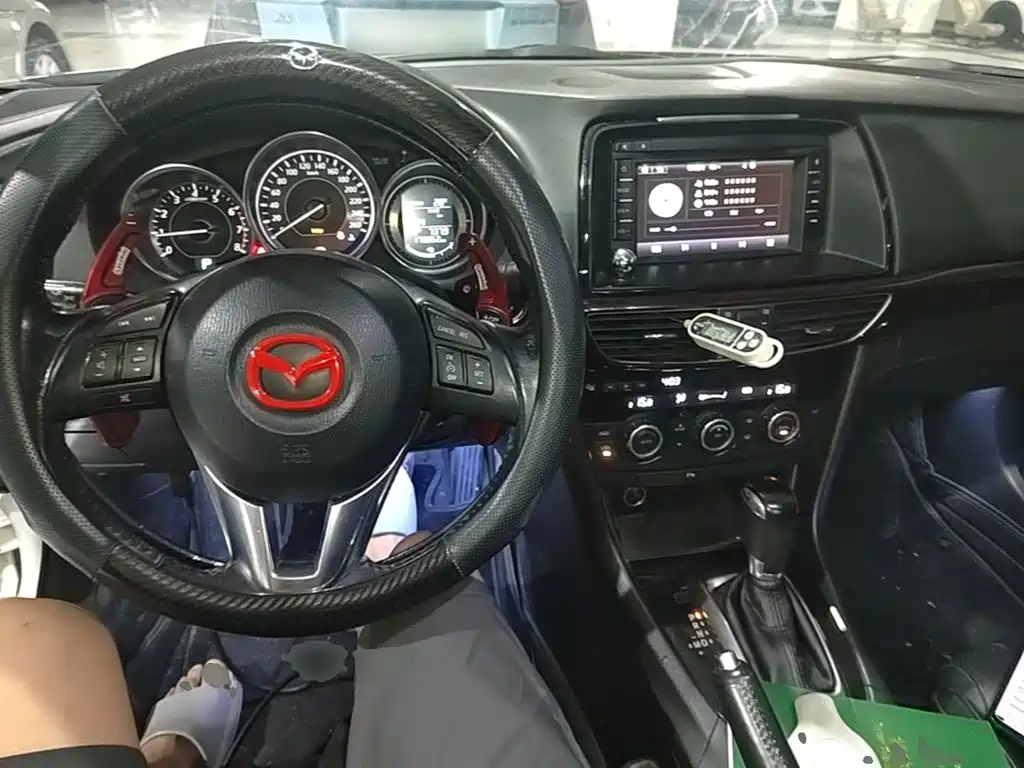 Mazda Atenza 2015 — фото 10