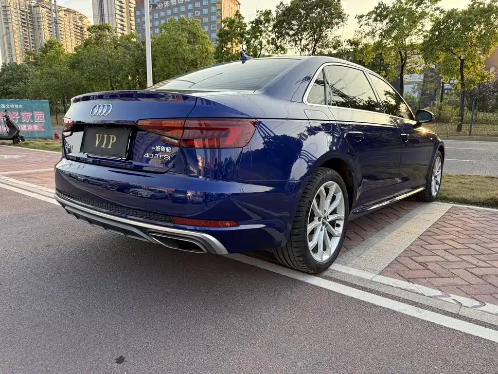 Audi A4L 2019 — фото 12