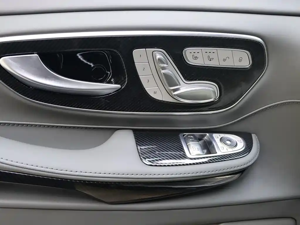 Mercedes-Benz V-Class 2025 — фото 8