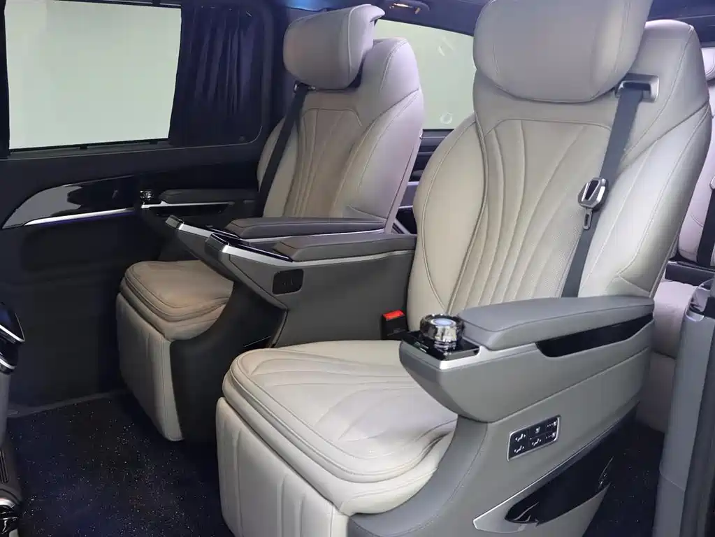 Mercedes-Benz V-Class 2025 — фото 14