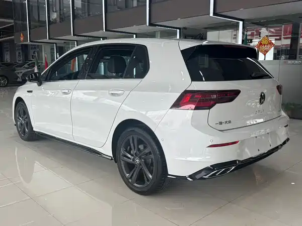Volkswagen Golf 2023