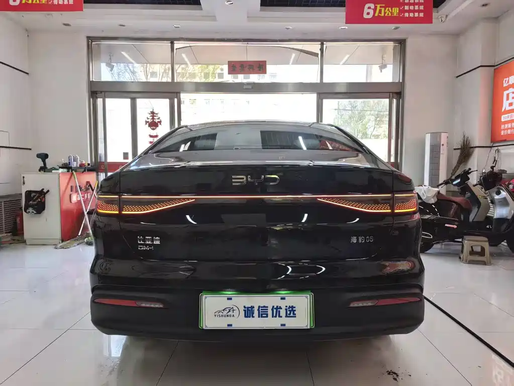BYD Seal 05 DM-i 2025 — фото 11