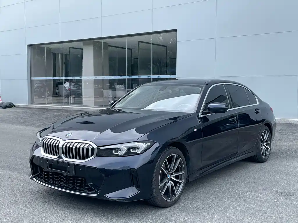 BMW 3 Series 2023 — фото 1