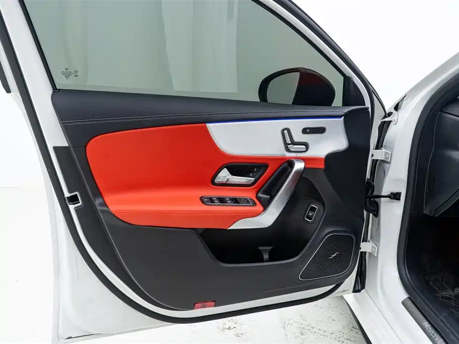 Mercedes-Benz A-Class AMG 2024 — фото 15