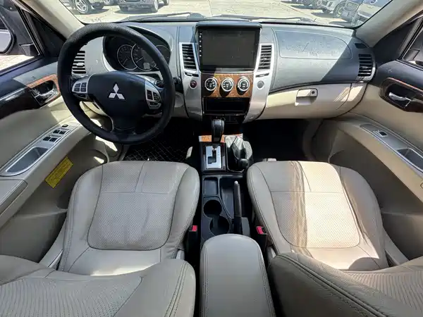 Mitsubishi Pajero Jinchang 2014