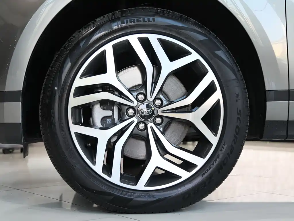 Land Rover Evoque 2021