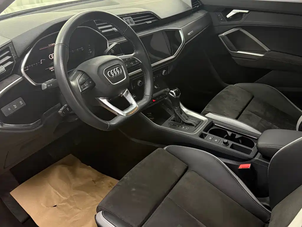Audi Q3 2022 — фото 13