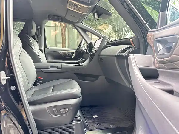 Toyota Vellfire 2023
