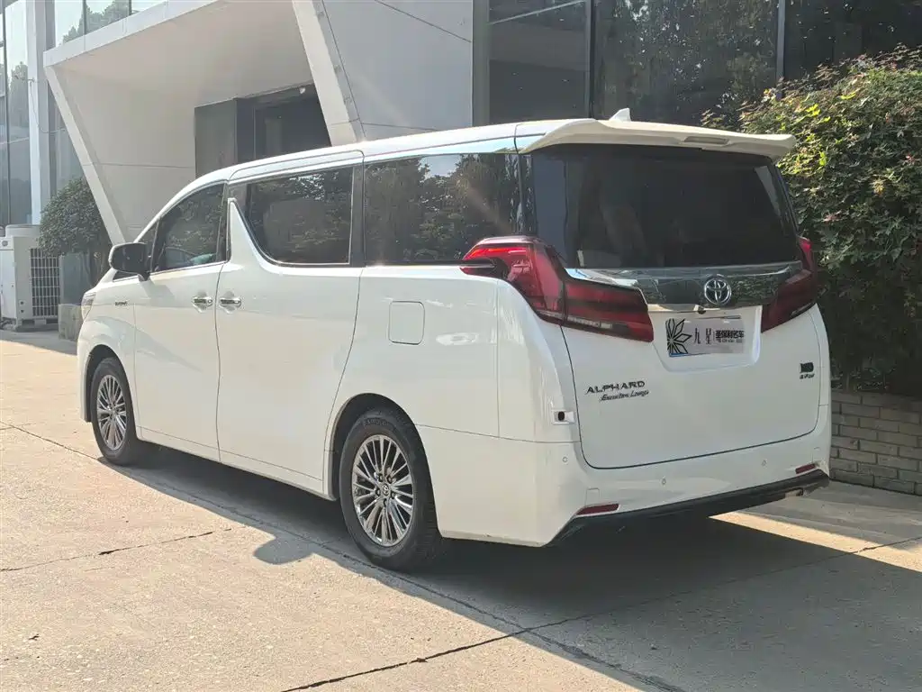 Toyota Alphard 2022