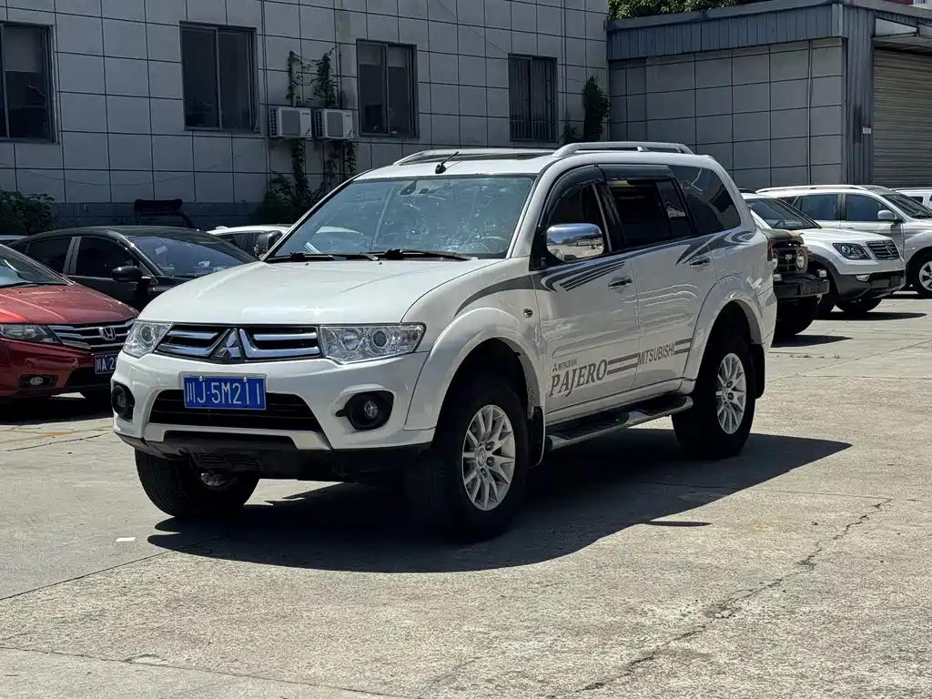Mitsubishi Pajero Jinchang 2014