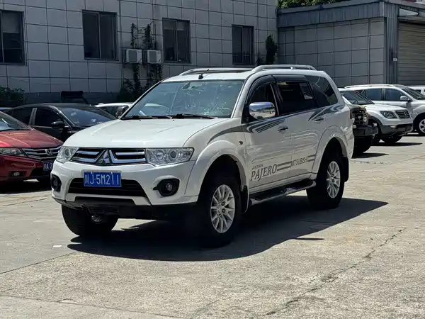 Mitsubishi Pajero Jinchang 2014